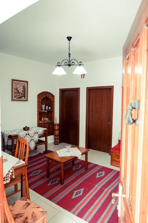 Cico Hostel &Private Room Gjirokastër Eksteriør bilde