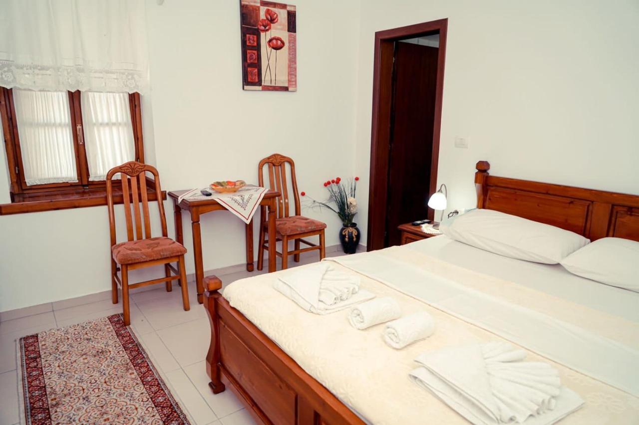 Cico Hostel &Private Room Gjirokastër Eksteriør bilde