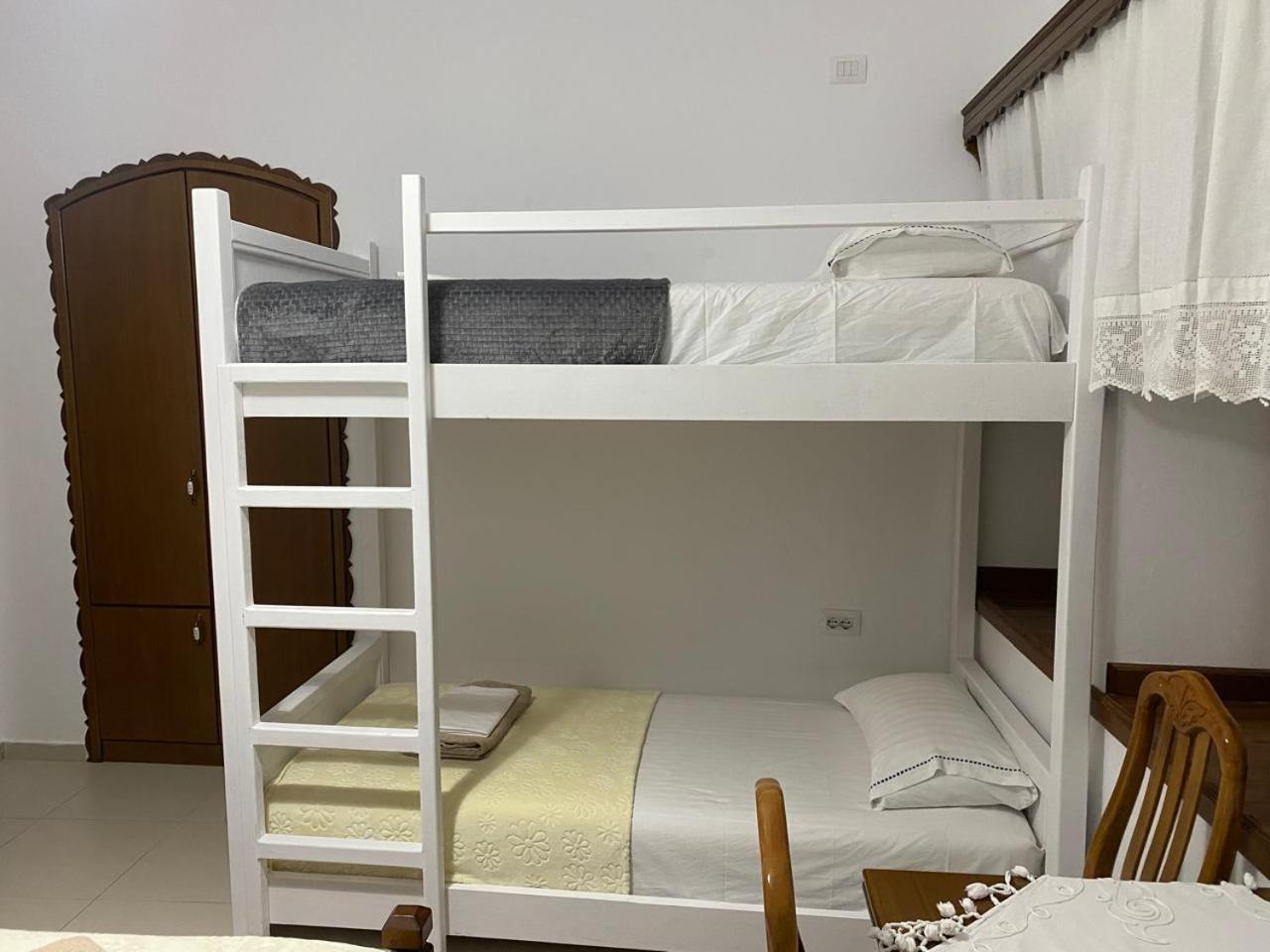 Cico Hostel &Private Room Gjirokastër Eksteriør bilde